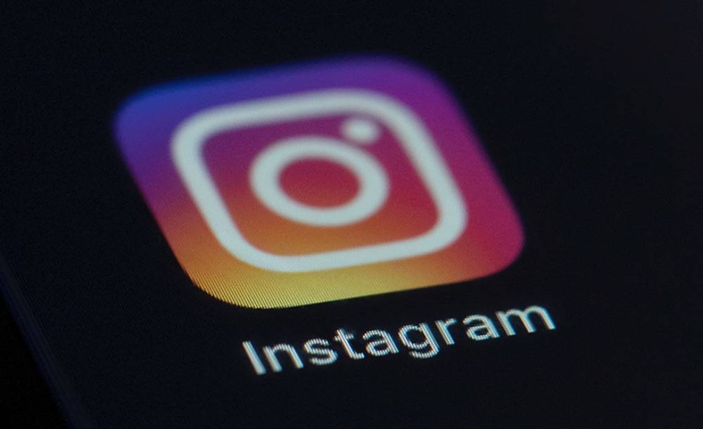 Instagram позволит удалять много комментариев сразу и закреплять понравившиеся