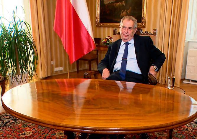 Президент Чехии призвал жителей к отваге