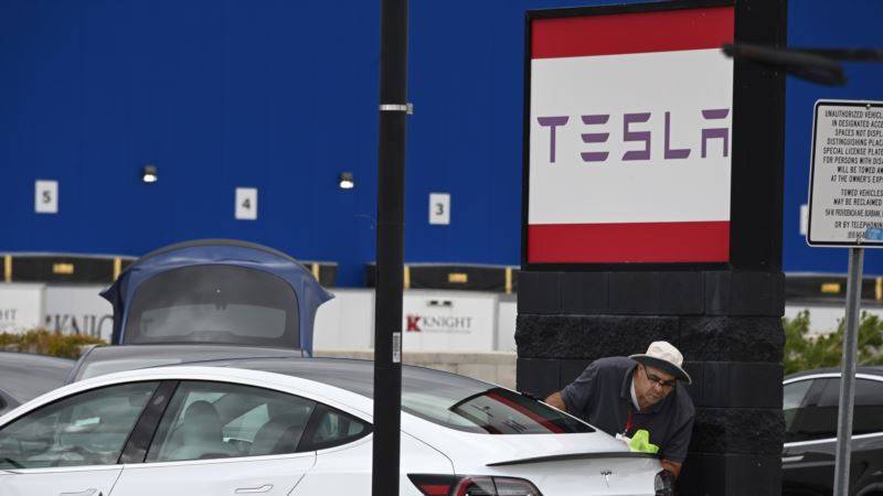 Илон Маск открыл завод Tesla в Калифорнии, нарушив карантин местных властей