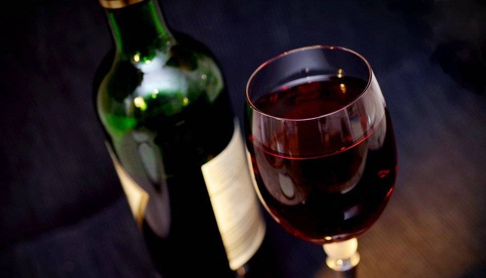 Заслуженный врач РФ предупредил о «волне алкоголизации» после самоизоляции