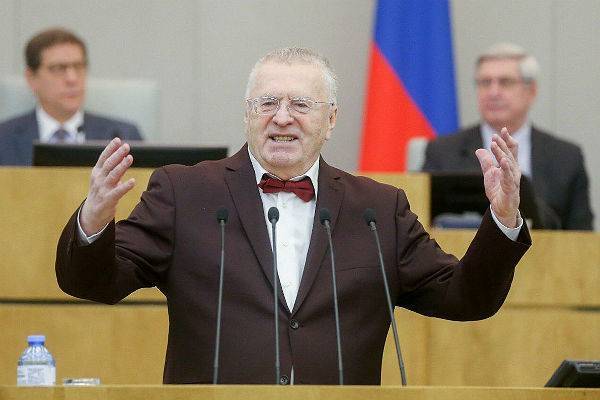 Жириновский призвал вдвое урезать число депутатов