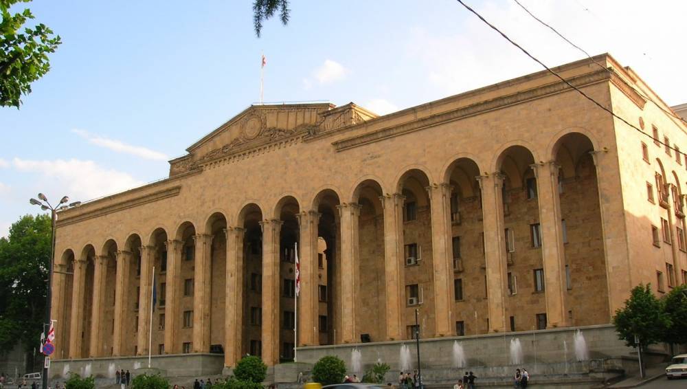 В парламенте Грузии обсудят антикризисный план правительства