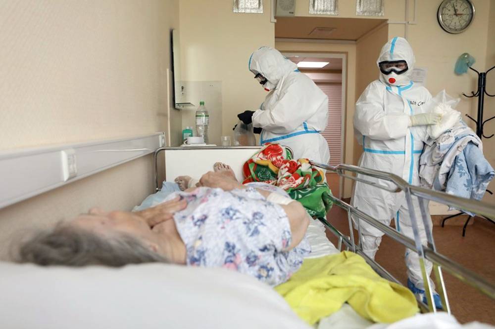 В российских больницах более 100 тысяч пациентов с подозрением на COVID-19