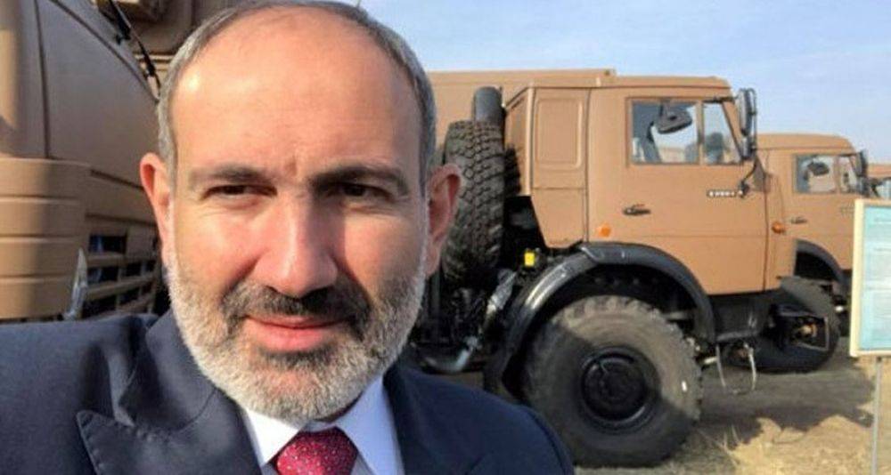 “Премьер-министр Армении симпатизирует фашистам и их приспешникам”