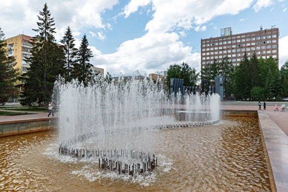 В Екатеринбурге начали подключать фонтаны
