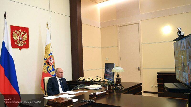 Путин раскритиковал работу министерств по выплатам для медработников в регионах