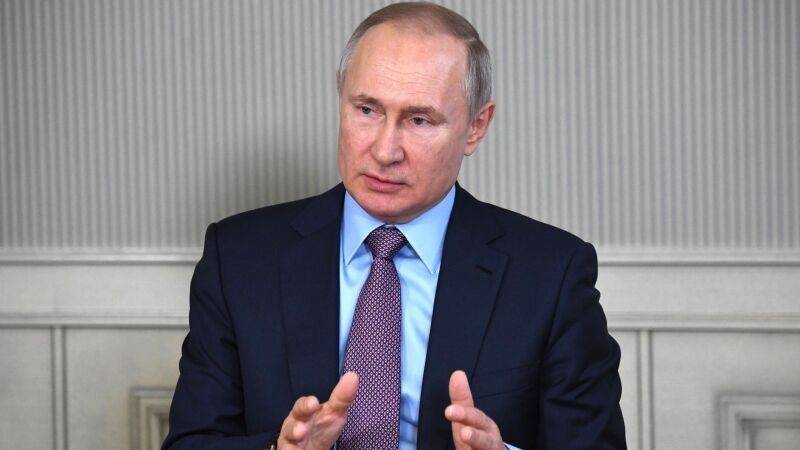 Путин был вынужден несколько раз повторить просьбу о выплате премий медикам