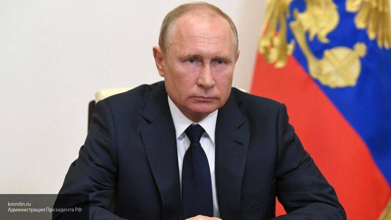 Путин: портал "Госуслуги" не справился с объемом заявок на выплаты для детей