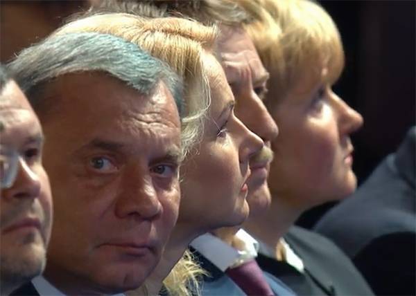 Борисов попросил прощение долгов ОАК и пообещал "персональную ответственность" для Сердюкова