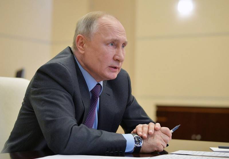 "Почему нельзя сделать сразу": Путин раскритиковал работу министров по выплатам "коронавирусных" пособий