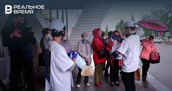 В Зеленодольске людям бесплатно раздали медицинские маски