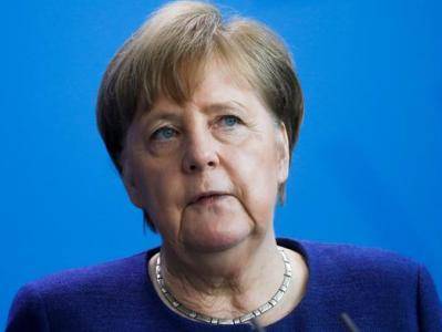Меркель продолжит усилия по улучшению отношений с Россией