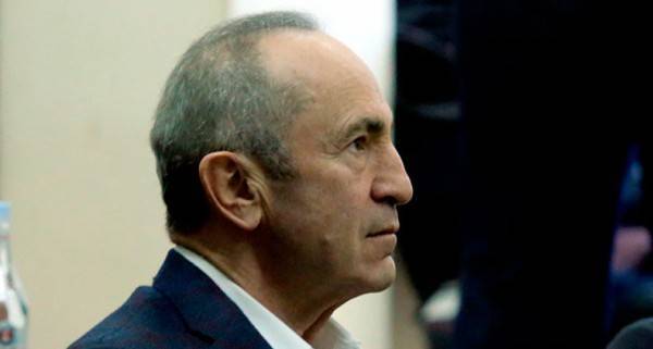 Суд оставил экс-президента Армении под арестом