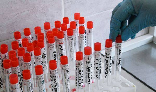 Не опаснее гриппа: население Латвии воспринимает риски COVID-19 скептически