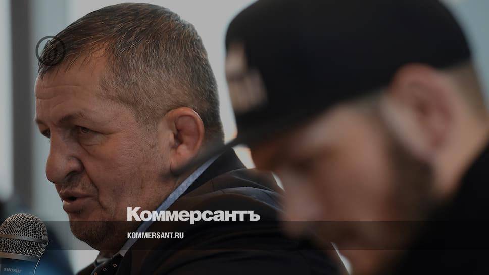Отец Хабиба Нурмагомедова находится в коме в военном госпитале в Москве
