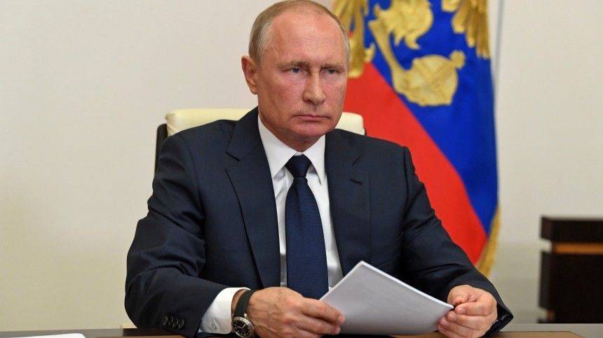 «Почему нельзя это сделать сразу?» — Путин раскритиковал чиновников, манкирующих социальные выплаты