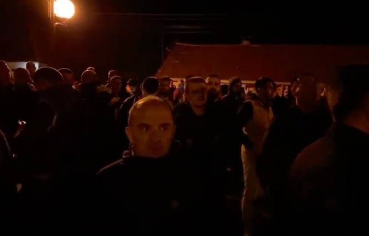 В результате митинга в Черногории пострадали двое полицейских