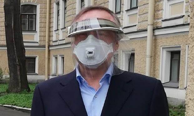 Глава Петербурга объяснил отказ бесплатно раздавать защитные маски слишком большим числом приезжих