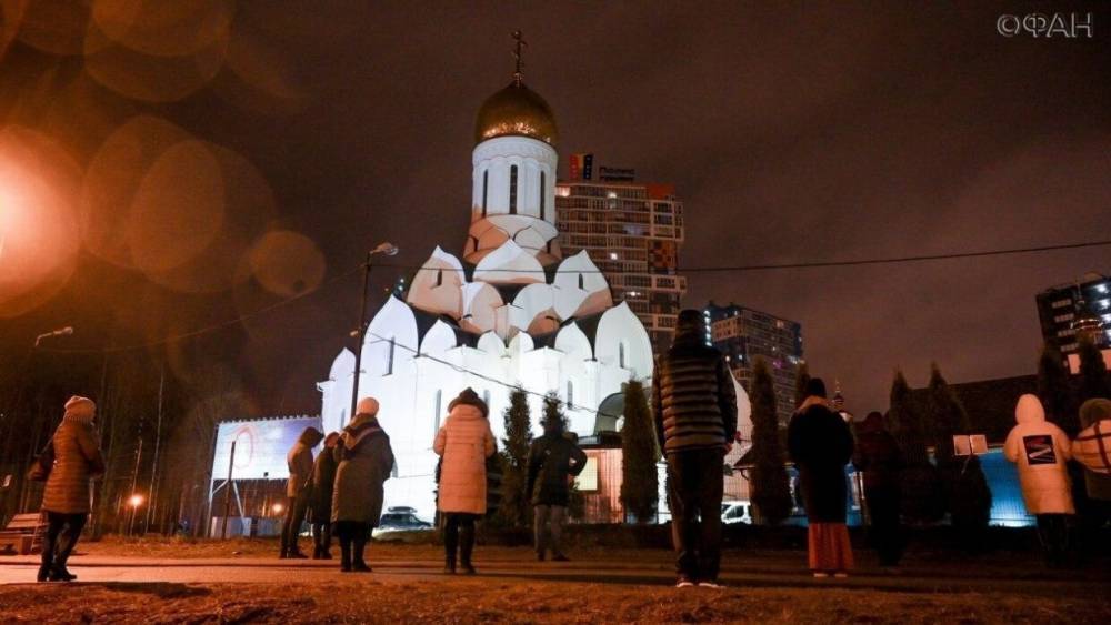 Депутаты Госдумы предложили разрешить верующим посещать храмы