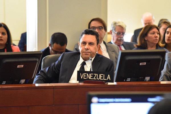 Венесуэла запросила у Совбеза ООН экстренное обсуждение «попытки вторжения»