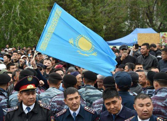 Казахстан намерен смягчить закон о митингах