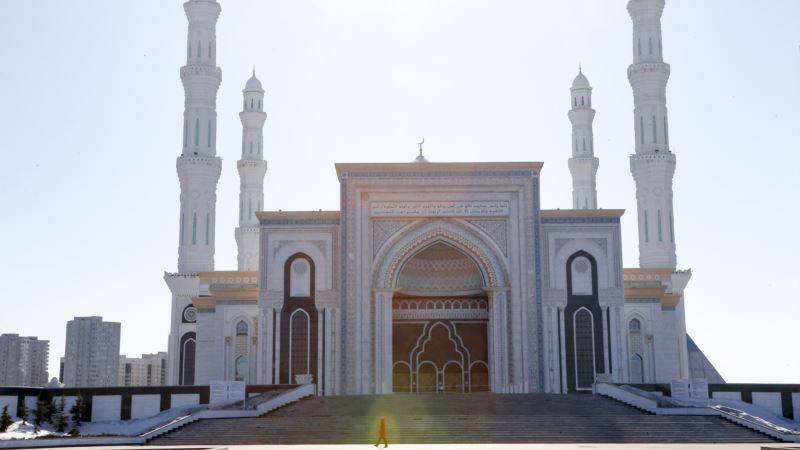 В Казахстане откроются мечети, церкви и некоторые заведения общественного питания