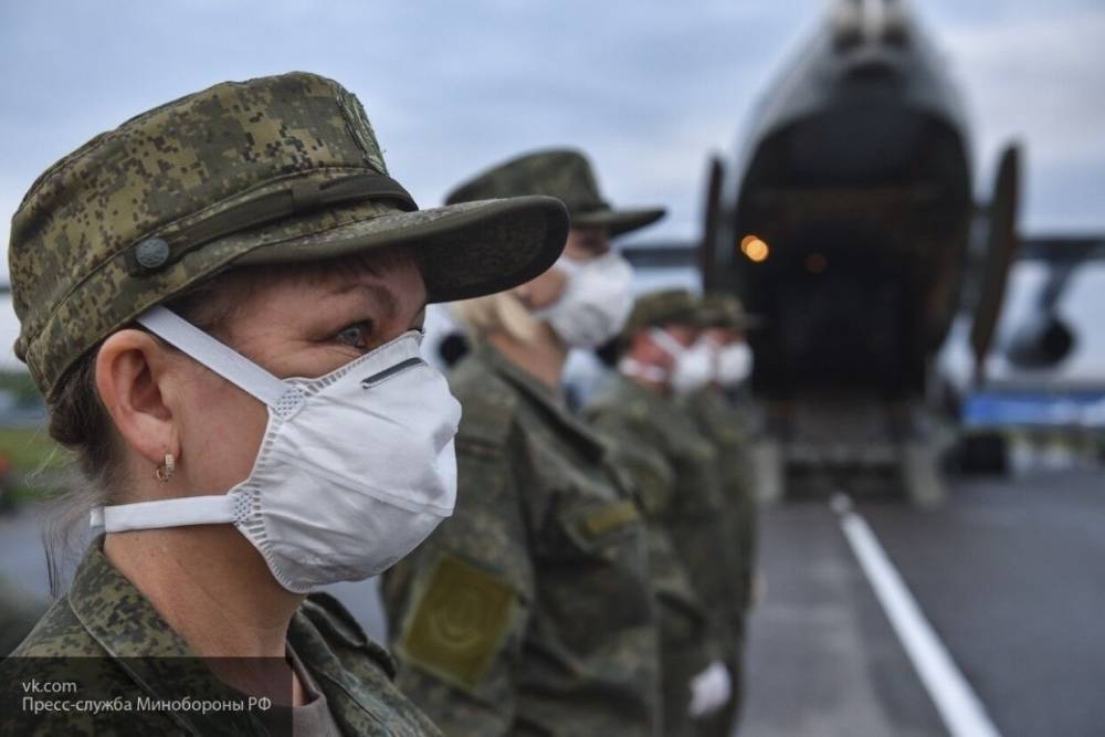 Самолеты ВКС РФ доставили на родину более 70 военных специалистов из Италии