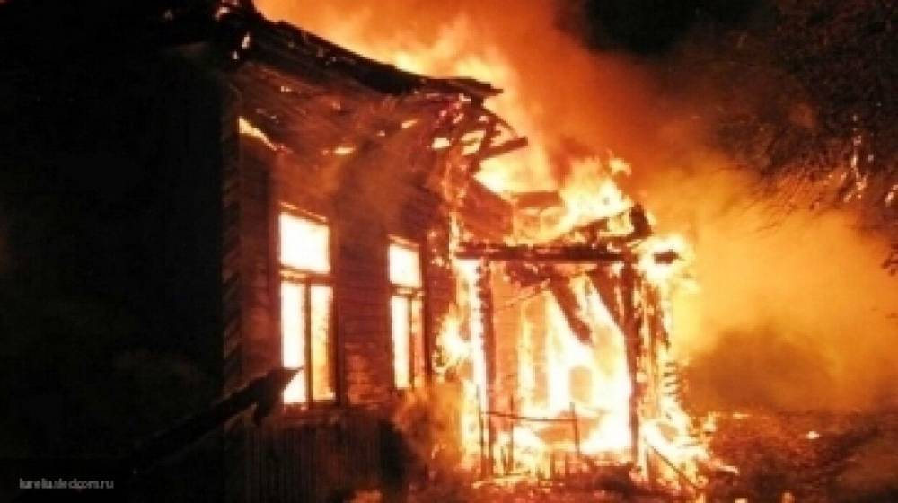Мощный пожар уничтожил частный дом в Сыктывкаре