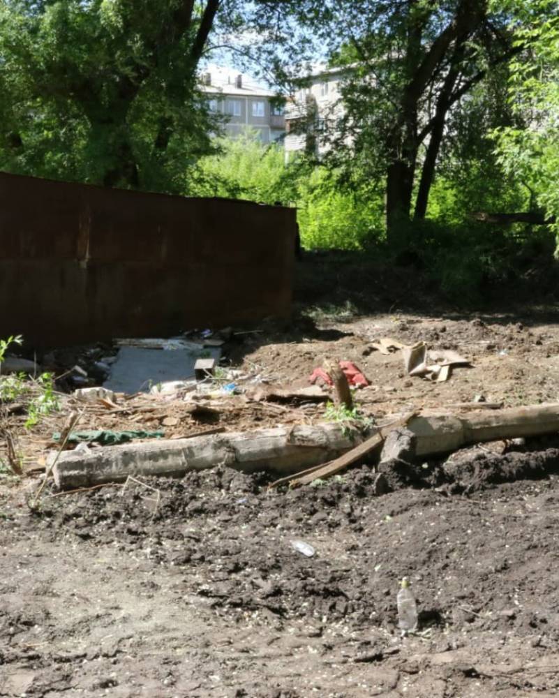 Мэр Кемерова возмутился свалкой мусора во дворах на проспекте Ленина