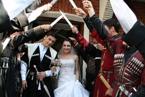 Гамкрелидзе: В этом году жителям Грузии придется отказаться от многолюдных свадеб