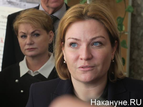 Переболевшая коронавирусом министр культуры России вышла на работу