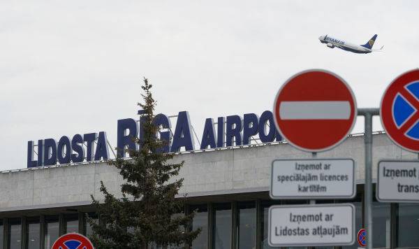 Рижский аэропорт работает по-новому: как в Латвии приспосабливаются к COVID-19