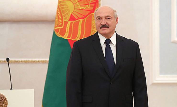 Лукашенко возмущается ценой на российский газ и надеется на международные кредиты