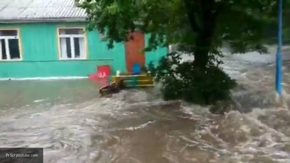 Страшное наводнение произошло из-за мощных дождей в Казахстане