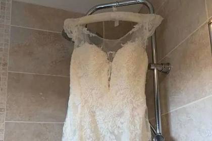 Невеста показала способ вывести пятна вина с платья и удивила пользователей сети