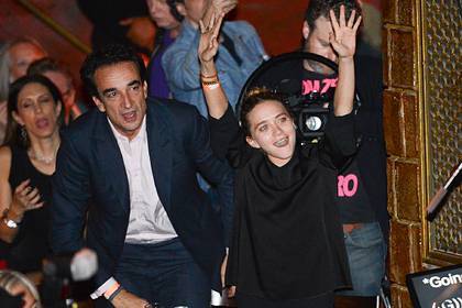 Николя Саркози - Мэри-Кейт Олсен потребовала срочного развода с братом Саркози - lenta.ru - Франция - Нью-Йорк