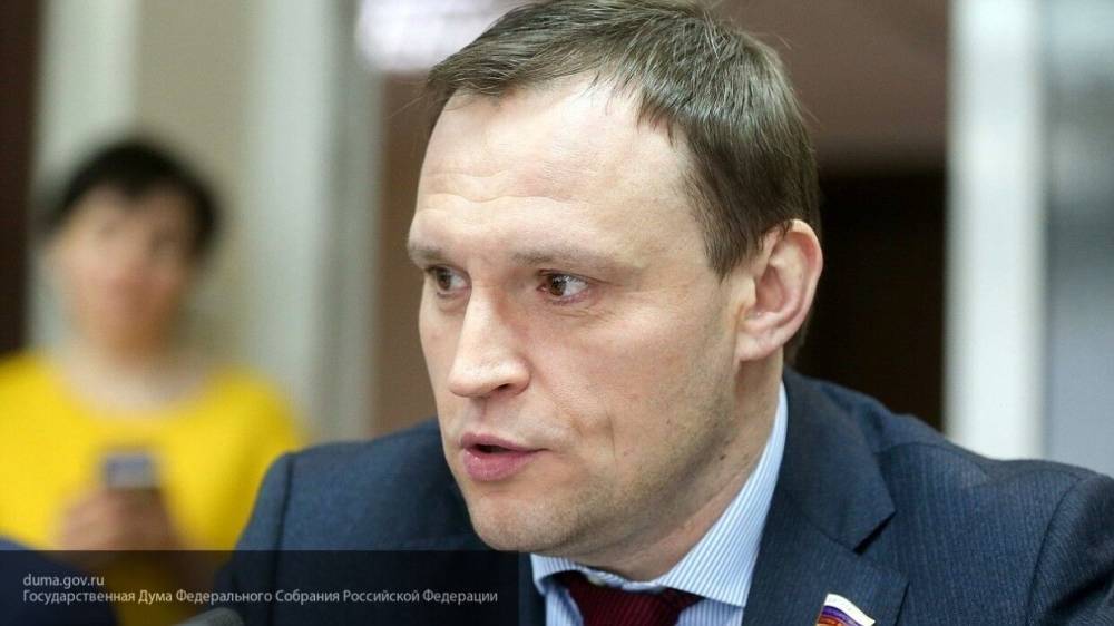 Депутат Пахомов поддержал идею заморозки тарифов на газ и электричество