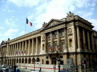 Правительство Франции объявило о пакете помощи ресторанам и отелям в 18 млрд евро