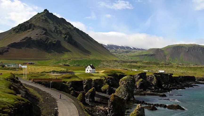 Исландия с 15 июня откроет границы для иностранных туристов