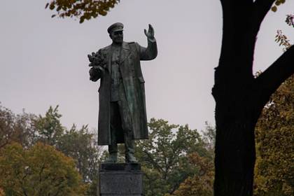Чешский политик назвал варварством снос памятника Коневу