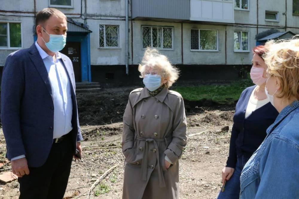 Илья Середюк рассказал о ходе ремонта дворов в Кемерове