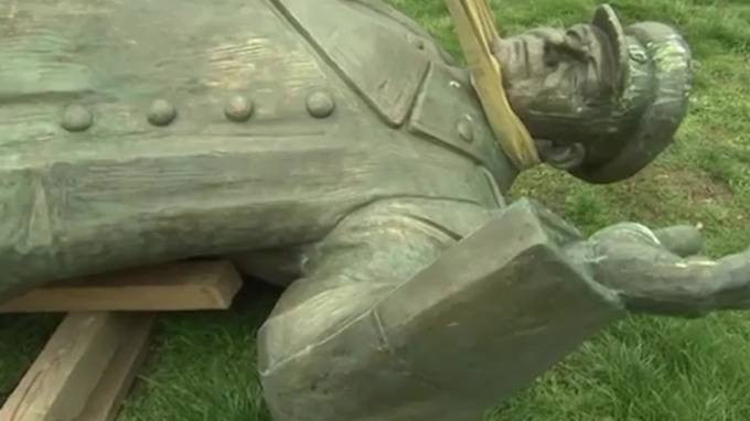 Чешский политик назвал варварством снос памятника советскому маршалу Ивану Коневу