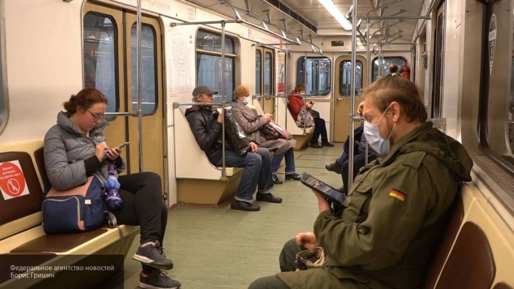 Петербуржец избил работника метро за просьбу соблюдать масочно-перчаточный режим