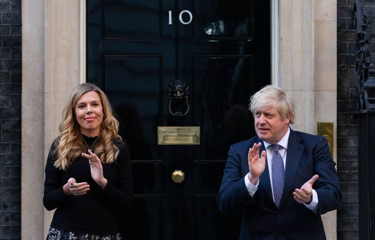 Boris Johnson - Невеста Джонсона появилась на публике впервые после родов - news.ru - Англия - Лондон - Великобритания