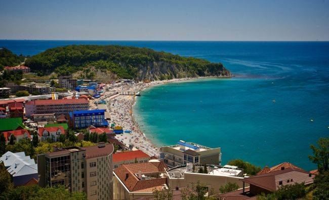 Решение о курортном сезоне в Краснодарском крае и Крыму примут в конце мая