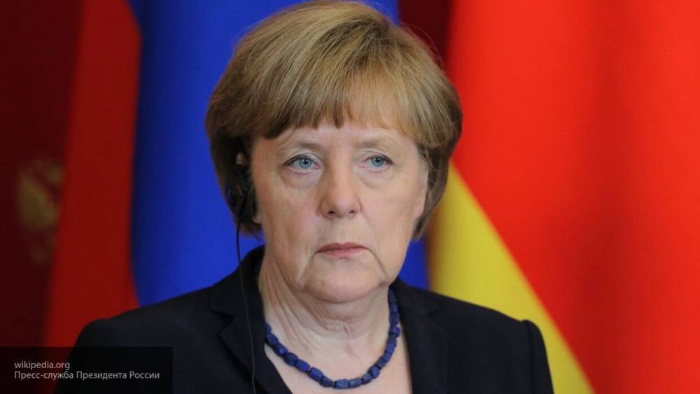 Меркель сообщила, что у Германии есть "доказательства" кибератак России на сети бундестага
