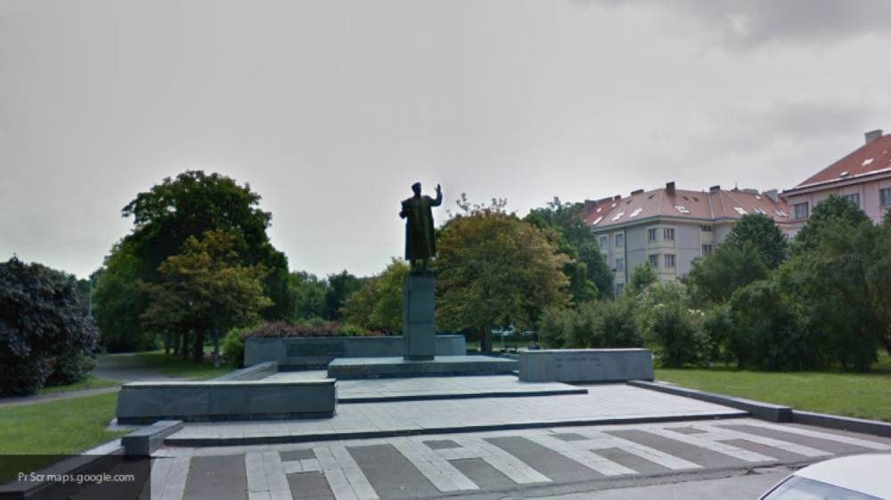 Лавров заявил о необходимости восстановить памятник Коневу