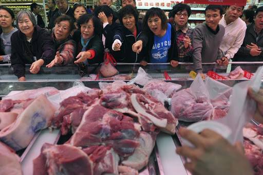 Отбивная по-пекински: Китай ответил Австралии за пандемию на говяжьем языке