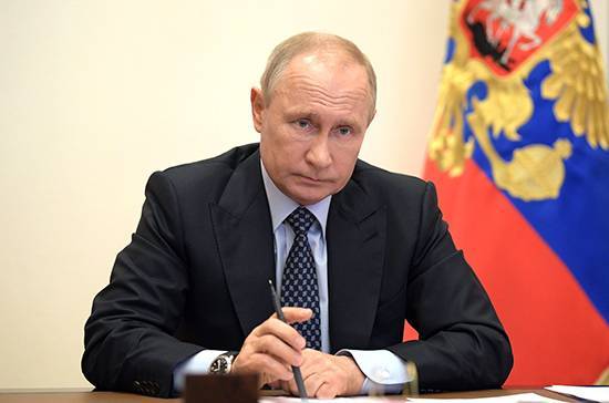 Путин потребовал, чтобы доплаты медикам предоставляли за сам факт работы с инфицированными