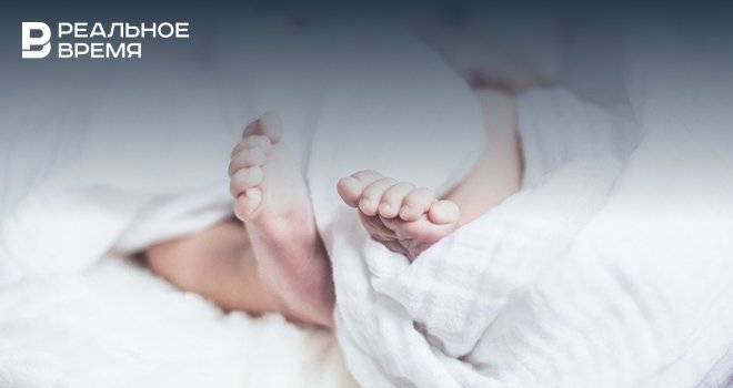 В Заинске молодая мать пьяной заснула на новорожденном ребенке